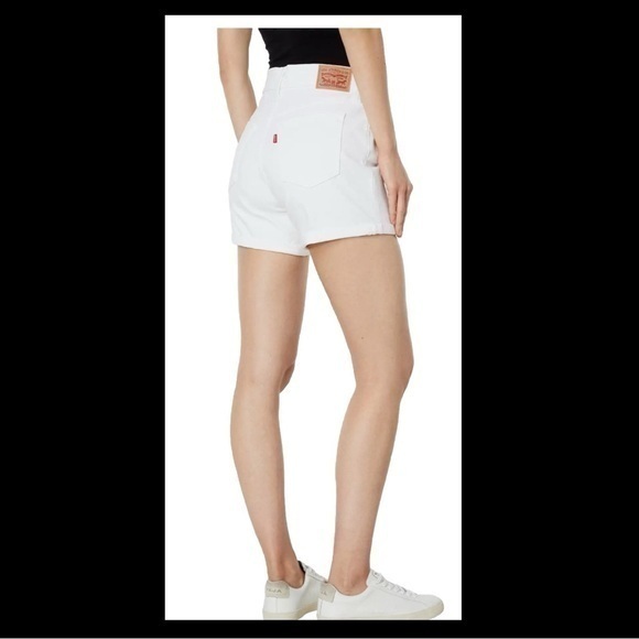 Host Pick 💕 NWT Levi’s Jean Shorts Mid Length 4” Inseam Mid Rise 16 / 33 New $50 - Picture 1 of 14